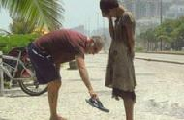 地毯沙发窗帘上门免拆装清洗 "洗哟"APP上线